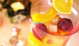 吃瓜女友冷饮视频,女友吃瓜冷饮视频走红网络